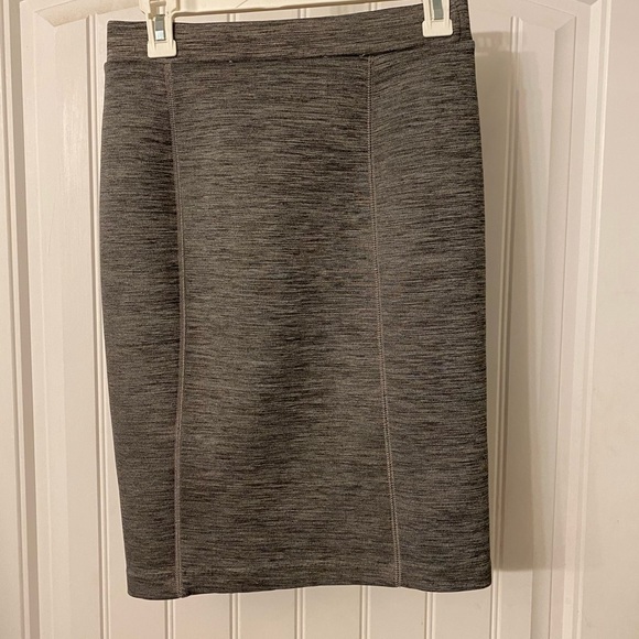Womens gray stretchy skirt. Size XS - Picture 1 of 3